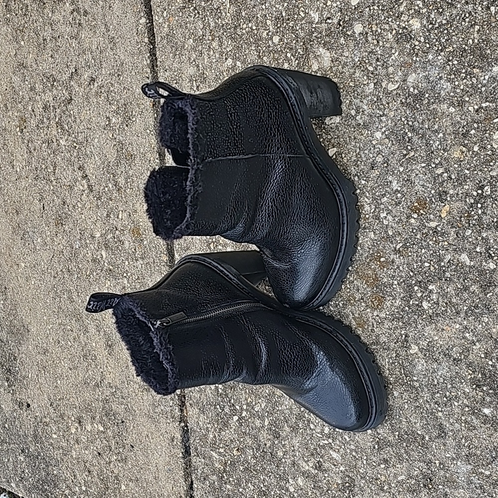 Dr. Martens MAGDALENA FL BLACK STONE HEELED BOOT Size 10L - Picture 2 of 12